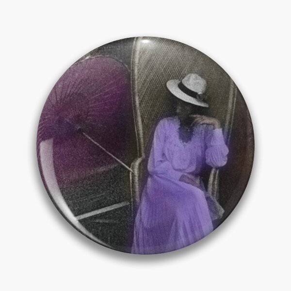Artikelvorschau, Lila Kleid entworfen und verkauft von Wayne King.
