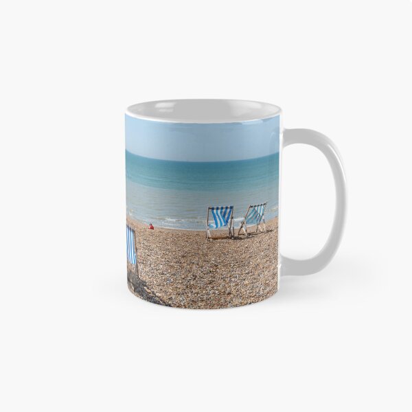 Artikelvorschau, Liegestühle am Strand von Brighton entworfen und verkauft von yackers1.