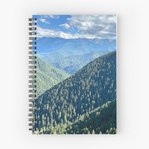 Aperçu de l'œuvre Montagnes du parc national olympique créée et vendue par EmberAndPaint.
