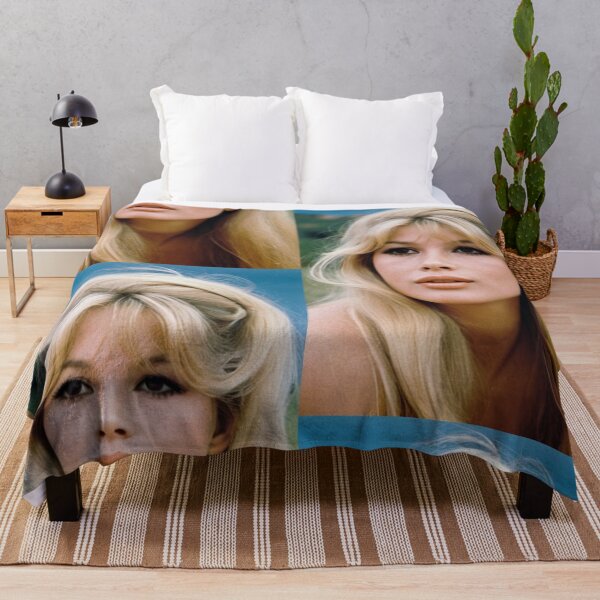 Item preview, Character - Haut Blanc Regard Magnetique Portrait designed and sold by Beat-It.