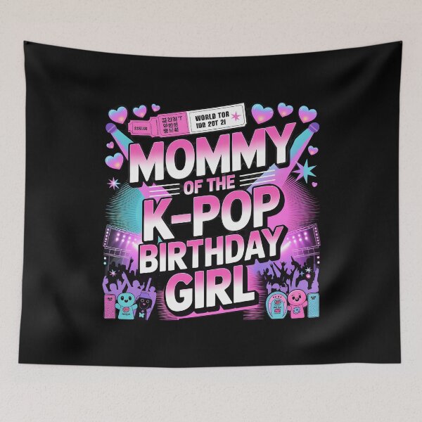 Artikelvorschau, Mama des K-Pop-Geburtstagskindes – Koreanische Pop-Party – Partnerlook für die ganze Familie entworfen und verkauft von Redgiant87x.