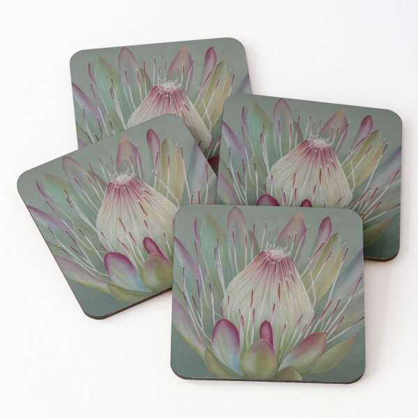 Artikelvorschau, Rosa Protea-Blüte auf zartem Grün entworfen und verkauft von jaxlovesart.