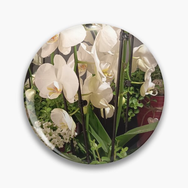 Artikelvorschau, Elegant White Phalaenopsis Orchid in Decorative Planter entworfen und verkauft von PhuongVoArt.