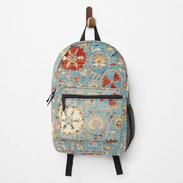 Aperçu de l'œuvre Fond Bleu Antique Ouzbékistan Suzani créée et vendue par Vicky Brago-Mitchell®.