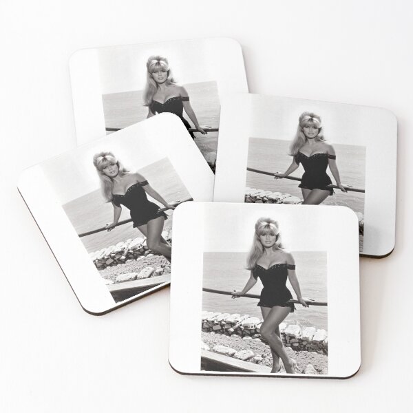 Item preview, Character - Pin-Up Bouffant Railing Retro designed and sold by Beat-It.