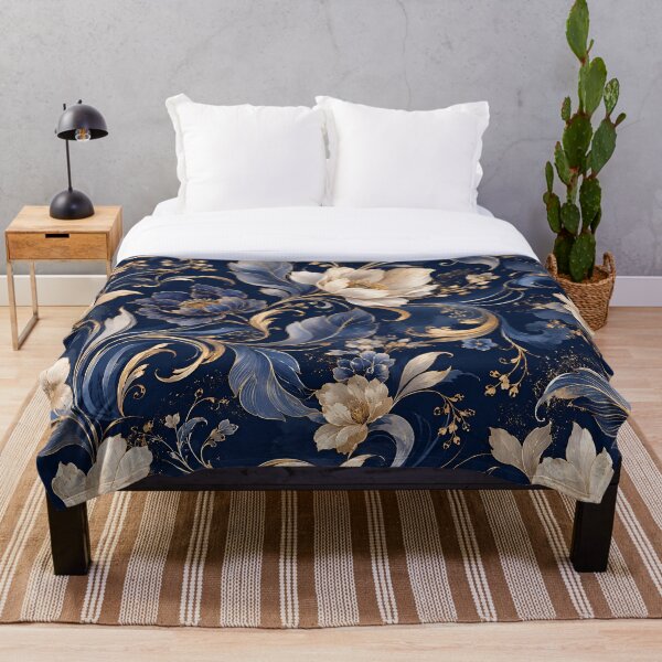 Aperçu de l'œuvre Motif floral sans couture bleu marine et or de luxe créée et vendue par crackerflake.