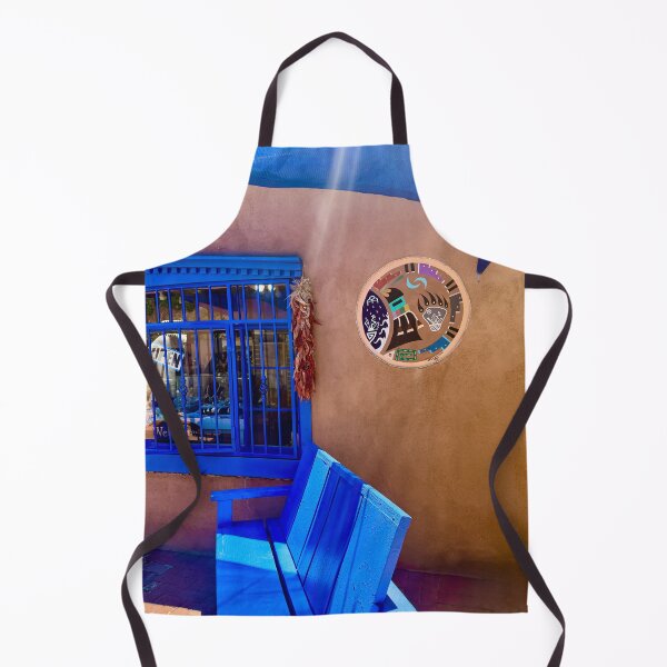 Artikelvorschau, Blaue Portale aus Adobe-Holz in New Mexico entworfen und verkauft von Marielle Valenzuela.