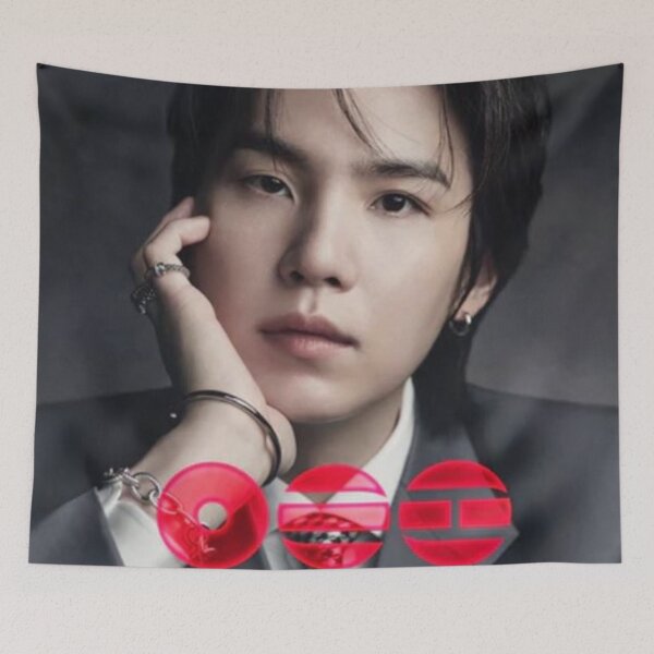 Artikelvorschau, MIN YOONGI Suga BTS / ARIRANG / BTS Comeback Konzert 2026 / Army / Suga Bias Suga Hot / Suga Merch / Suga Arirang / Yoongi Marry Me entworfen und verkauft von TeenLake.