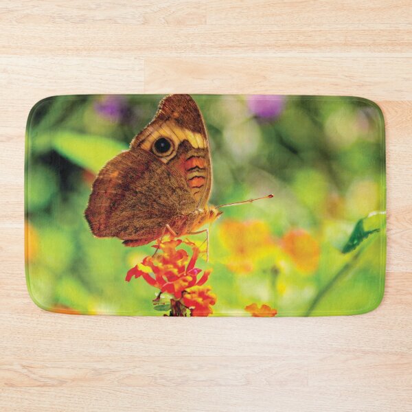 Aperçu de l'œuvre Papillon tropical Buckeye créée et vendue par Kay Brewer.