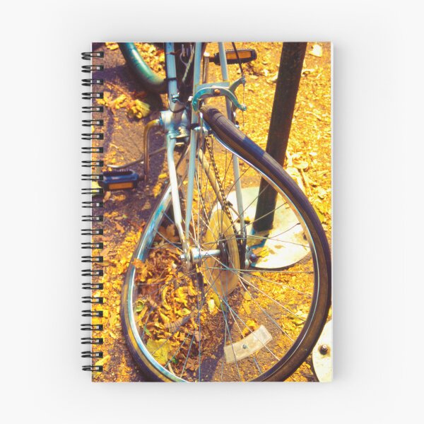 Aperçu de l'œuvre Vélo tordu dans une rue urbaine créée et vendue par jklune.