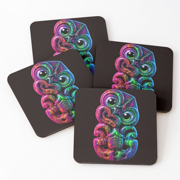 Aperçu de l'œuvre Neon Splash Hei Tiki – Gardien maori électrique créée et vendue par SkruffyInk.