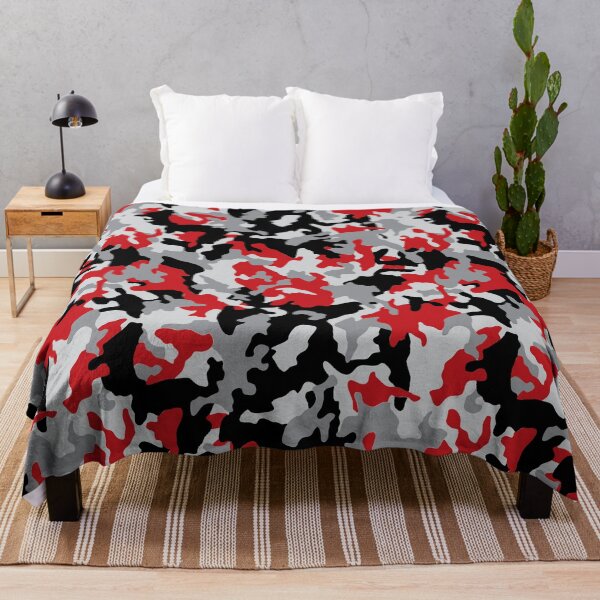 Artikelvorschau, Camo entworfen und verkauft von The Common Tee.