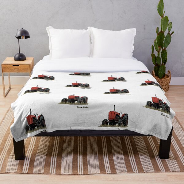 Item preview, Tractor rojo de diseño vintage para amantes del campo y coleccionistas designed and sold by FMproject.