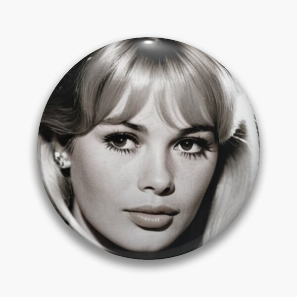 Item preview, Character - Portrait Monochrome Bouffant Volume Elegant designed and sold by Beat-It.