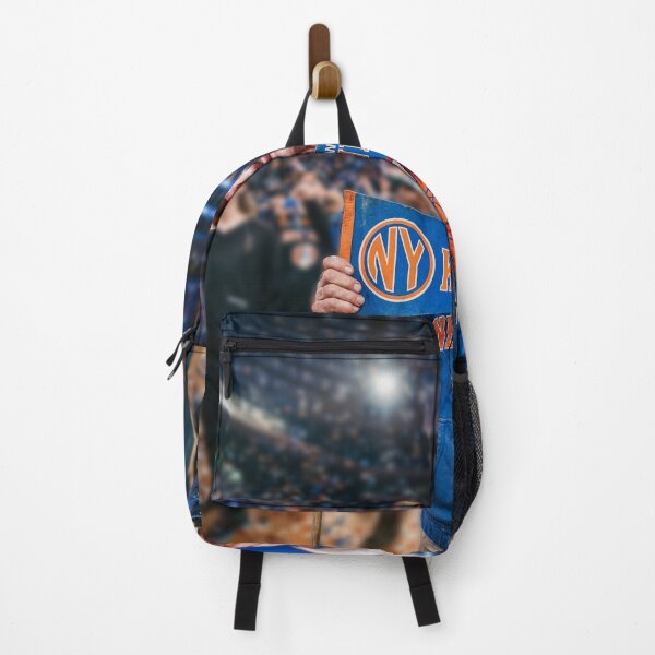 Artikelvorschau, Senior NY Knick Fan Crying For Joy entworfen und verkauft von Home Decor Art.