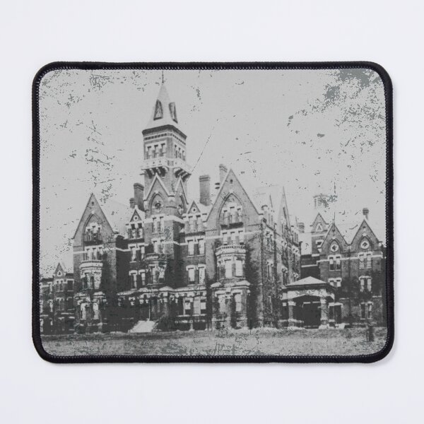 Artikelvorschau, Abgenutztes Foto aus dem Danvers State Hospital entworfen und verkauft von GhostlyWorld.