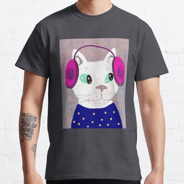 cat with headphones Classic T-Shirt