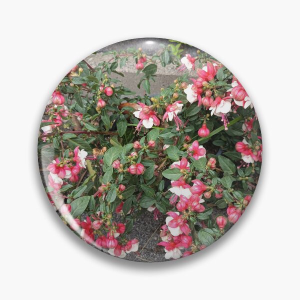 Artikelvorschau, Pink Garden Flowers In Bloom entworfen und verkauft von PhuongVoArt.