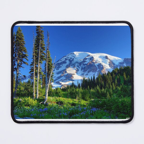 Aperçu de l'œuvre Mount Rainier créée et vendue par Dvasechko117.
