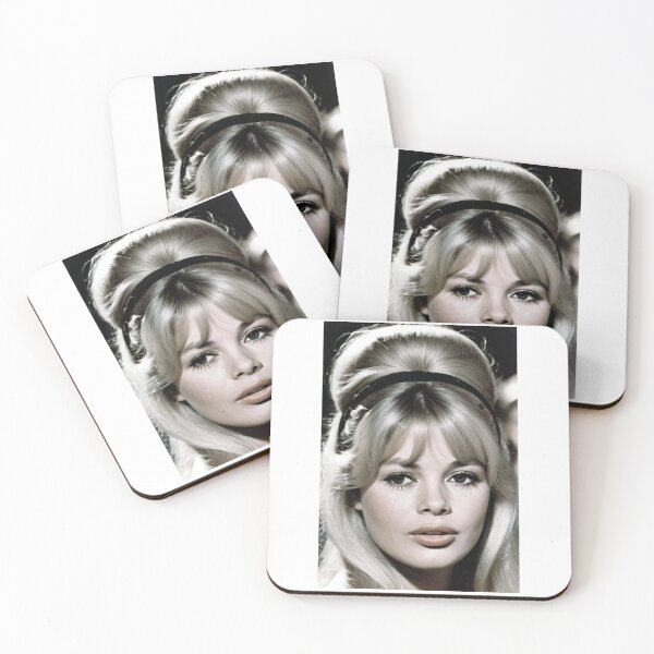 Item preview, Character - Tenue Decontractee Regard Percant Elegant Portrait designed and sold by Beat-It.