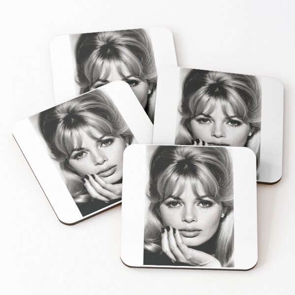 Item preview, Character - Tenue Decontractee Regard Percant Portrait designed and sold by Beat-It.