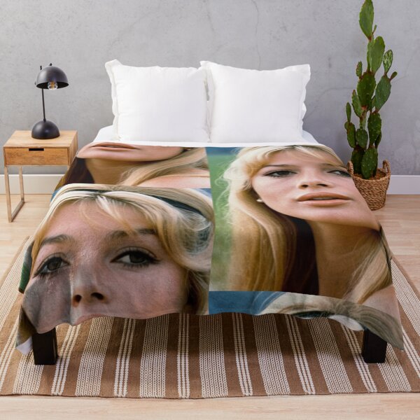 Item preview, Character - Tenue Noire Regard Intense Portrait designed and sold by Beat-It.