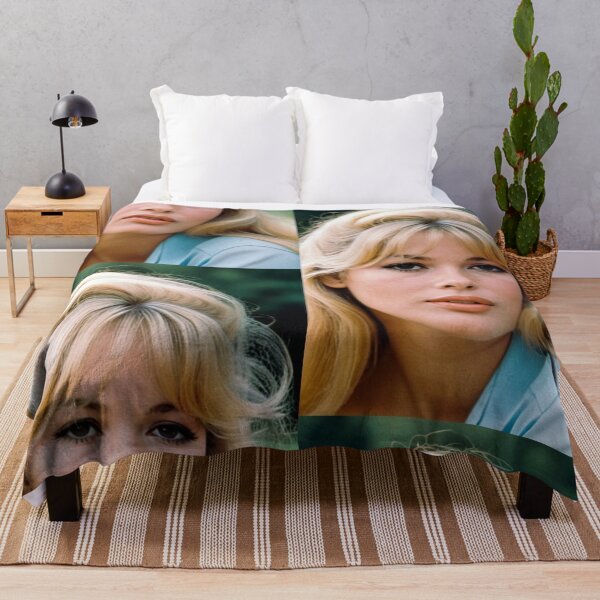 Item preview, Character - Tenue Plage Expression Enigmatique Portrait designed and sold by Beat-It.