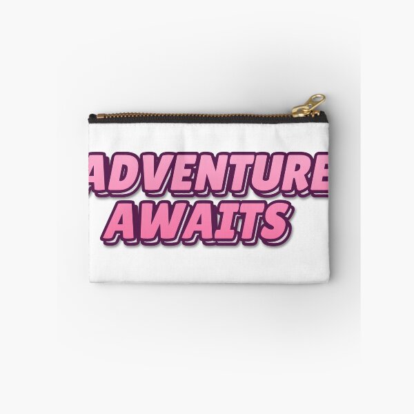Artikelvorschau, „DAS ABENTEUER ERWARTET“ Retro-Typografie-Hoodie entworfen und verkauft von QuirkThreadsCo.