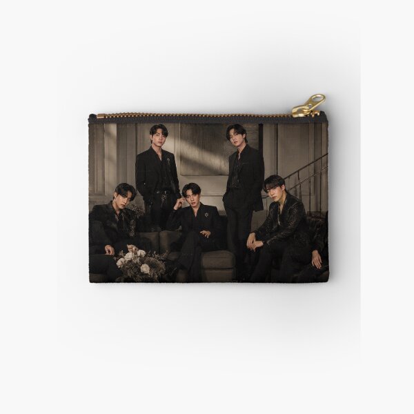 Item preview, Sesión de fotos de BTS en un hotel designed and sold by LuluLeb.