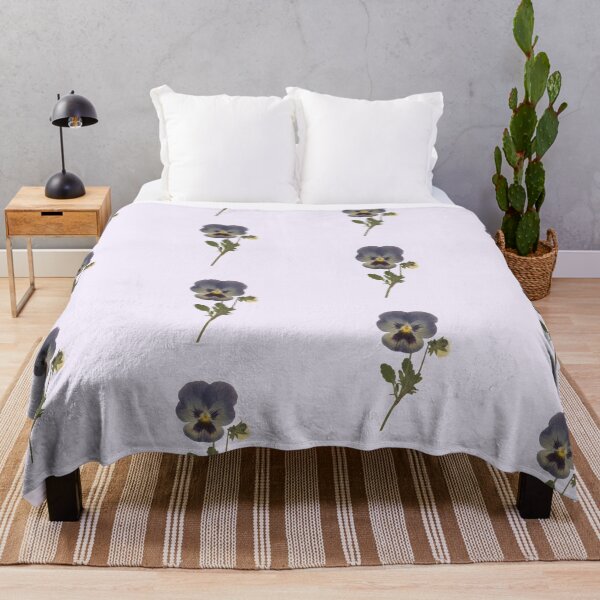 Aperçu de l'œuvre Pressed Pansy Flower Sticker — Pastel Botanical Illustration créée et vendue par PenseeVagabonde.