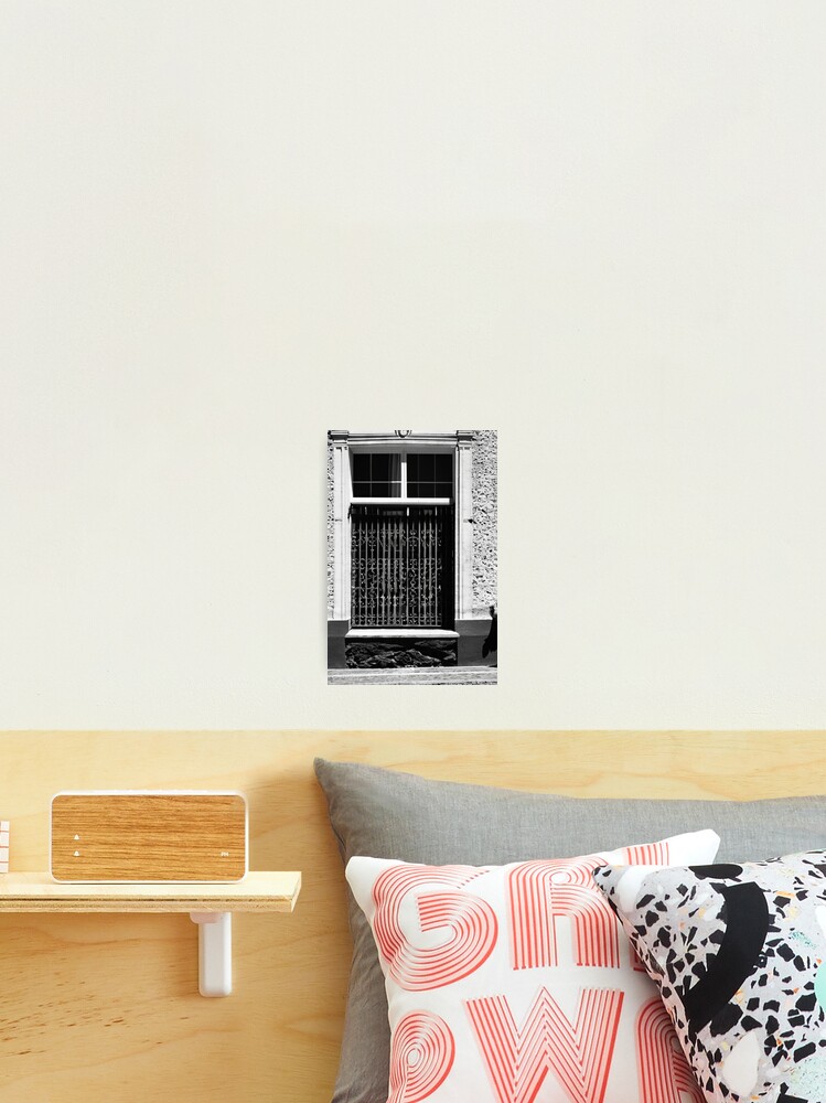 Thumbnail 2 von 3, Fotodruck, Architecture - Old Window and Wrought Iron, Mediterranean Charm in Black and White designt und verkauft von Reverso-Design.