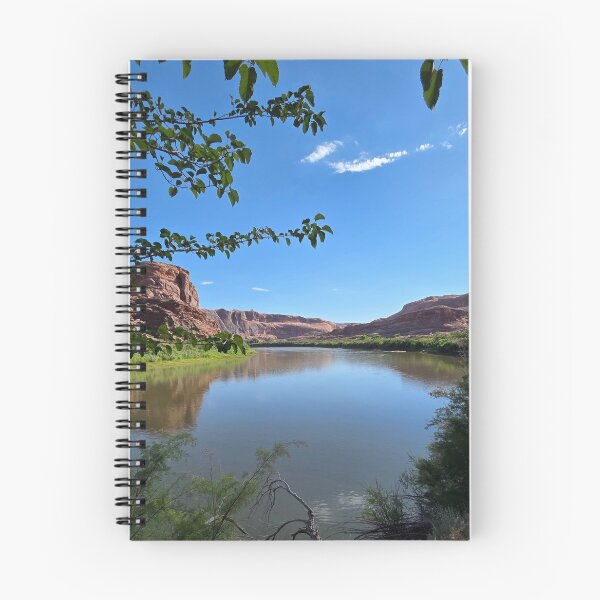 Artikelvorschau, Colorado River in der Nähe von Moab, Utah entworfen und verkauft von Annie Adkins.