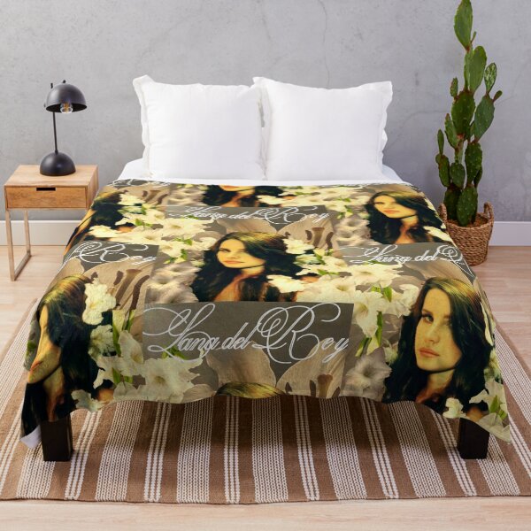 Aperçu de l'œuvre Motif Lana Del Rey avec des fleurs blanches créée et vendue par bykrxxo.