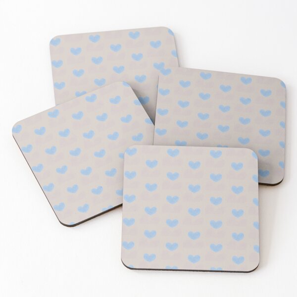 Aperçu de l'œuvre Soft Sky Blue Aura Hearts – Minimalist Cloud Aesthetic créée et vendue par CaramelCo.