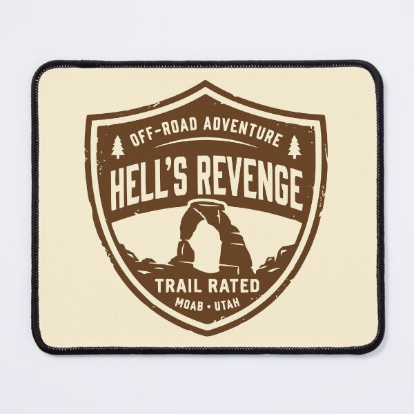 Aperçu de l'œuvre Bouclier d'aventure tout-terrain Vintage Hell's Revenge Moab créée et vendue par Imaginationbeyond.