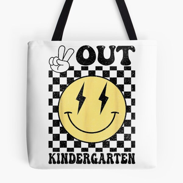 Artikelvorschau, T-Shirt für Jungen und Lehrer am letzten Tag des Kindergartenabschlusses entworfen und verkauft von kevincuellar.