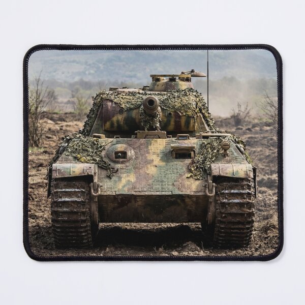 Item preview, Tanque pantera alemán en acción designed and sold by filmbildfabrik.