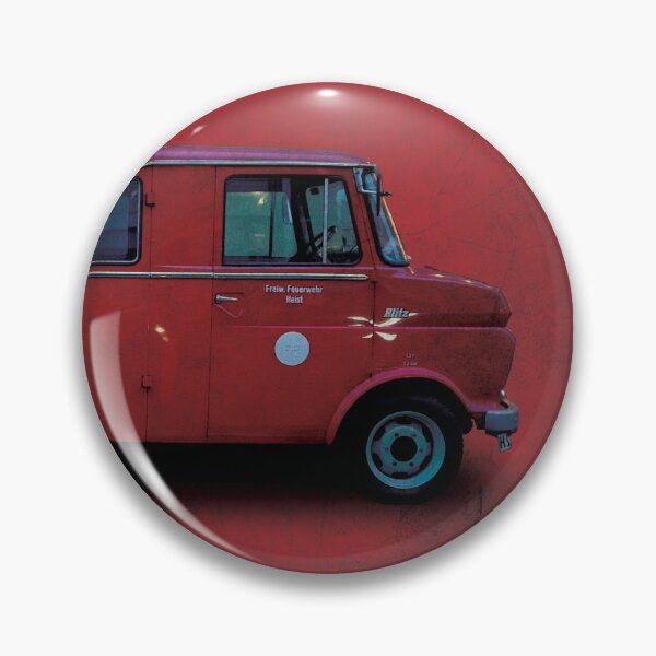 Artikelvorschau, roter Lieferwagen vor rotem Hintergrund entworfen und verkauft von younglen.
