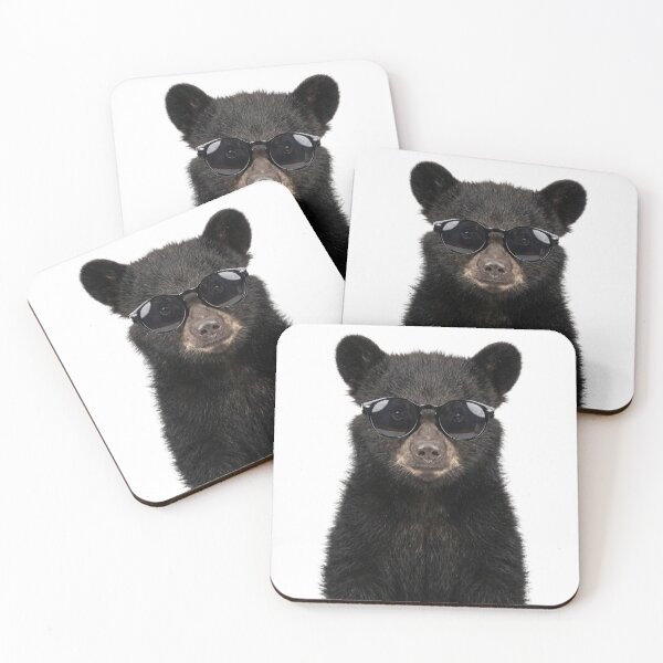 Aperçu de l'œuvre Bébé ours noir mignon portant des lunettes de soleil amusantes créée et vendue par RareLavender.