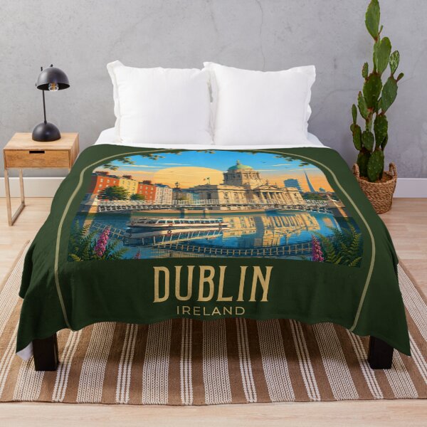 Artikelvorschau, Dublin Vintage Reiseillustration entworfen und verkauft von HomeLivingCo.