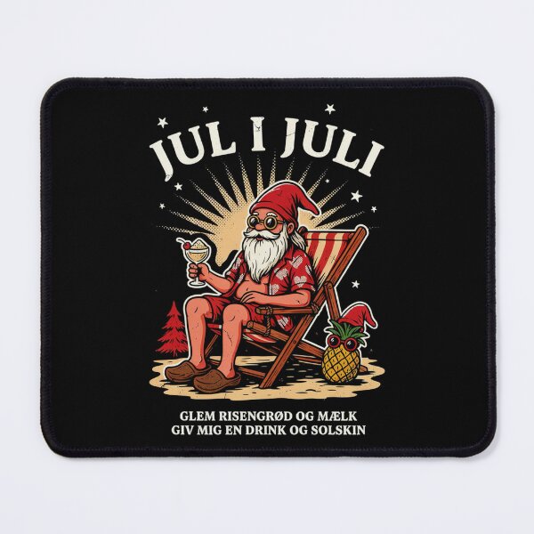 Artikelvorschau, Jul I Juli – Dänisches Weihnachten Nisse Julemanden Lustiges Sommershirt Dänemark Weihnachtsgeschenk V1 entworfen und verkauft von DarylWelsh2024.