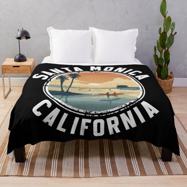 Aperçu de l'œuvre Santa Monica – Californie (avec lettrage blanc) créée et vendue par VelvetRoom.