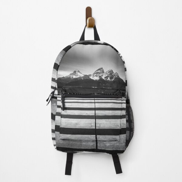 Artikelvorschau, Landscape - Geometry and Nature, Minimalist Black and White Contrast entworfen und verkauft von Reverso-Design.