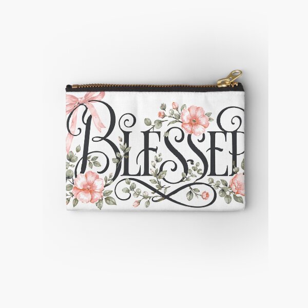 Artikelvorschau, Gesegnete, kokette Schleife mit Blumenmuster, christlicher Cottagecore-Stil, niedliche Kleidung mit religiösem Bezug, Pastellrosen-Kunst, Epheser 1,3 entworfen und verkauft von LifeShoppe.