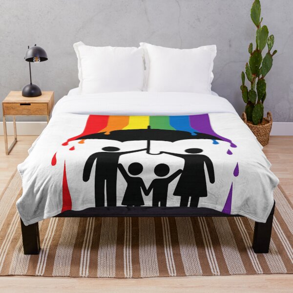 Aperçu de l'œuvre Protégés par l'amour – Illustration vectorielle de la famille sous le parapluie créée et vendue par CreativeNest Prints.