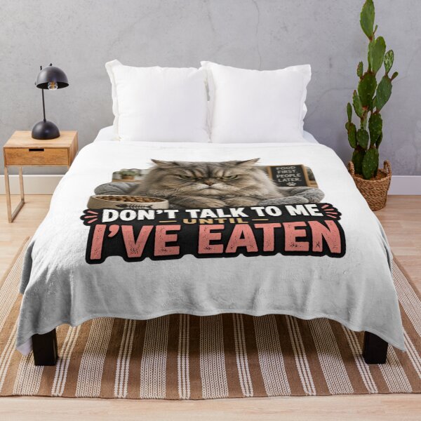 Artikelvorschau, Dont Talk To Me Until Ive Eaten Funny Cat Meme entworfen und verkauft von MoodyMeows.