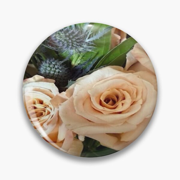 Artikelvorschau, Nahaufnahme eines Blumenarrangements entworfen und verkauft von BalkanBloom.