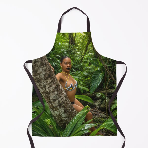 Aperçu de l'œuvre Tropical Jungle Portrait | Nature Fashion Photography | Contemporary Wall Art Print créée et vendue par TedKentPhoto.