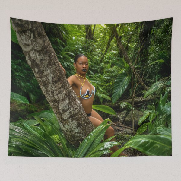 Aperçu de l'œuvre Tropical Jungle Portrait | Nature Fashion Photography | Contemporary Wall Art Print créée et vendue par TedKentPhoto.