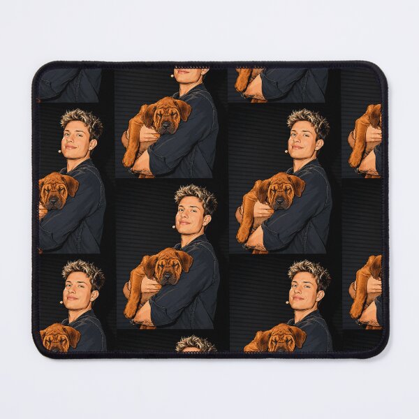 Artikelvorschau, Der Komiker Matt Rife mit einem entzückenden Hund im Arm (Fan-Artwork). entworfen und verkauft von PopCultureAndStuff.